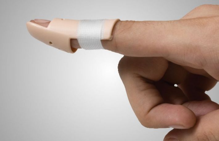  Cum se aplica un leucoplast pe deget